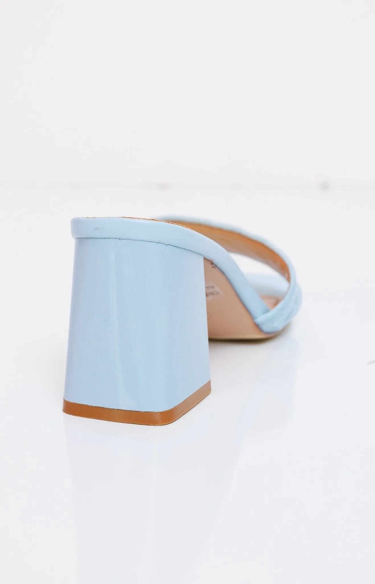 Crimson Heel, BLUE